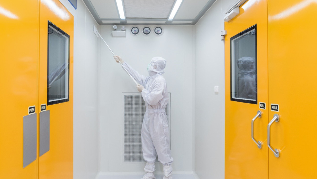 How are cleanrooms typically cleaned